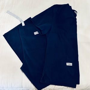 Urbane navy scrub set